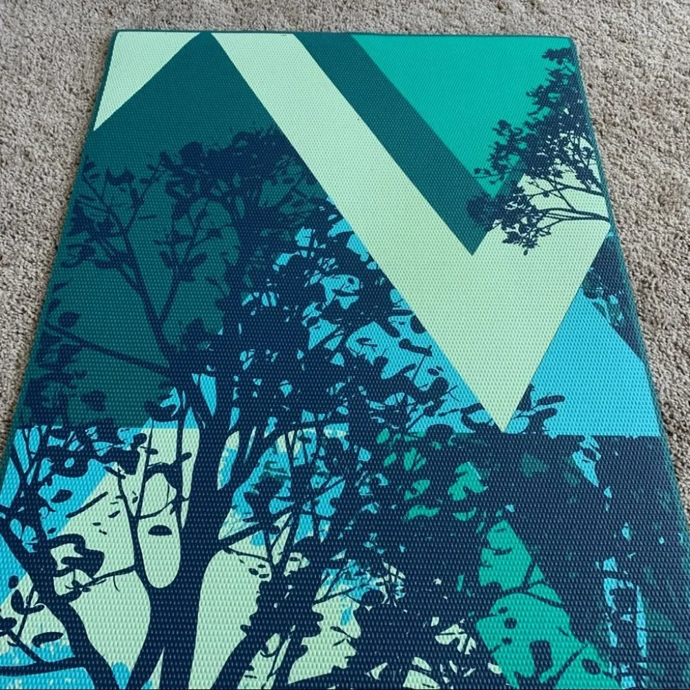 Rare color Gaiam Premium Yoga Mat Green Double Sided Tree floral thick